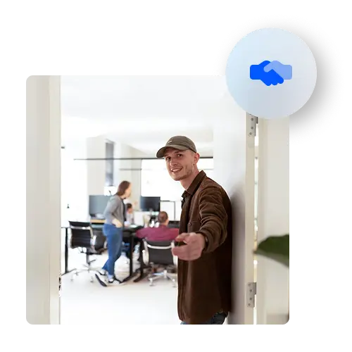 A Frisbii expert welcoming you into the office